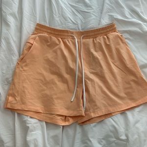 Lululemon Pool Short 5" peach medium